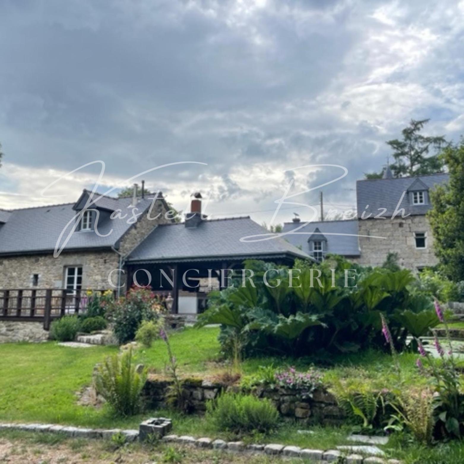 La Familiale Du Manoir De Kerollivier Saint-Gilles-Pligeaux Exterior foto