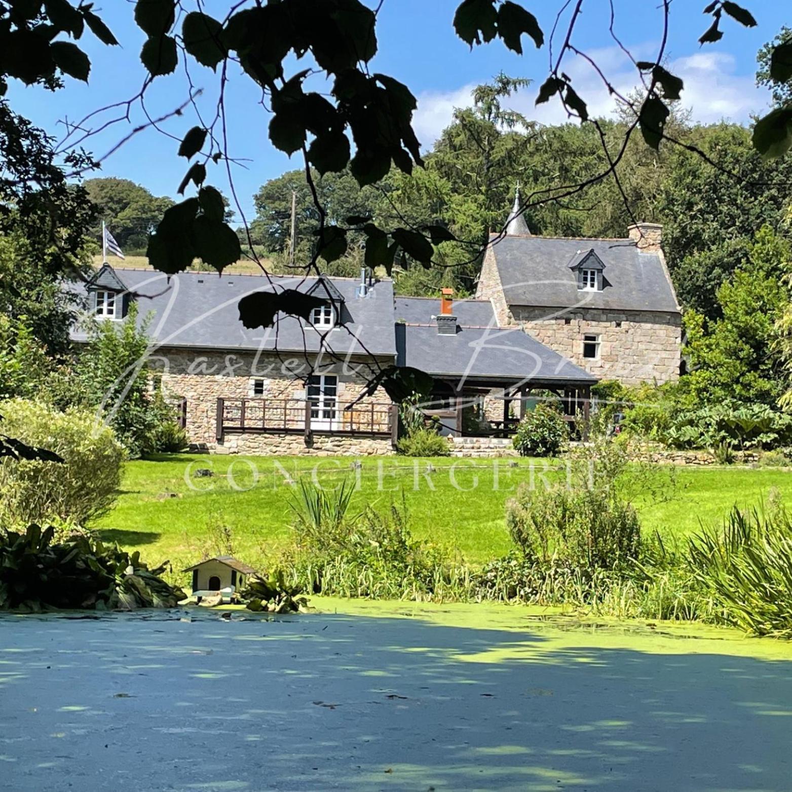 La Familiale Du Manoir De Kerollivier Saint-Gilles-Pligeaux Exterior foto