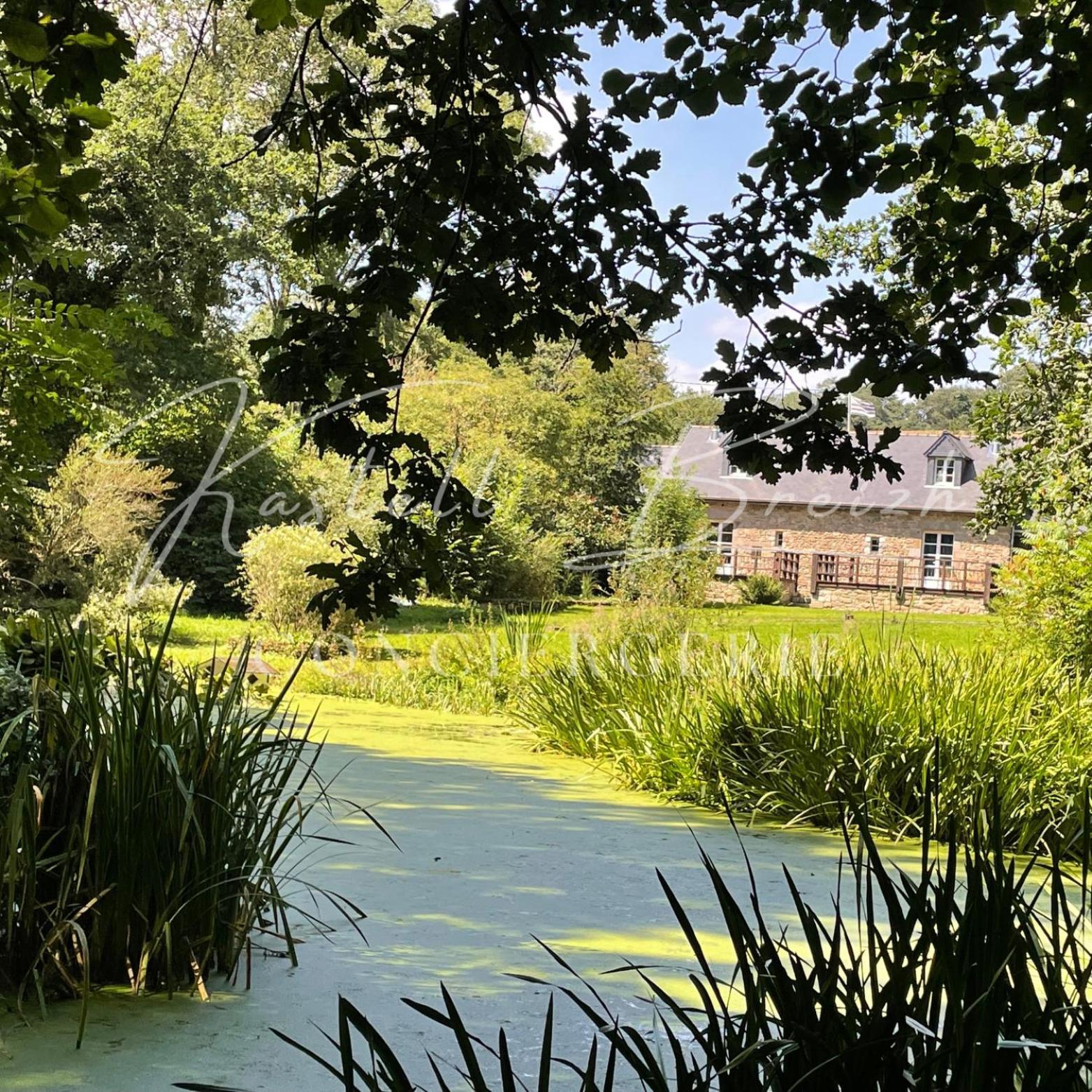 La Familiale Du Manoir De Kerollivier Saint-Gilles-Pligeaux Exterior foto